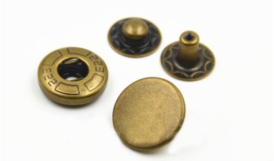 ZJ    銅質四合扣  襯衫扣 側面照